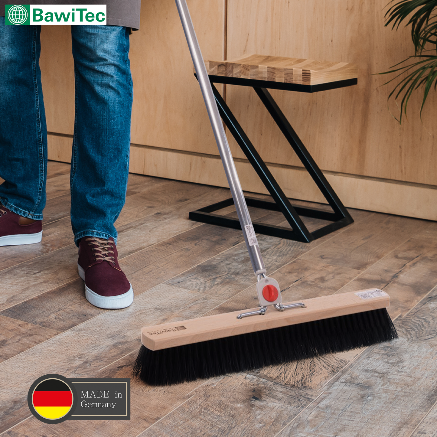 Naturhaar-Rosshaarbesen mit 4-Loch-Wechselsystem und Aluminiumstiel Saalbesen Metallstiel
