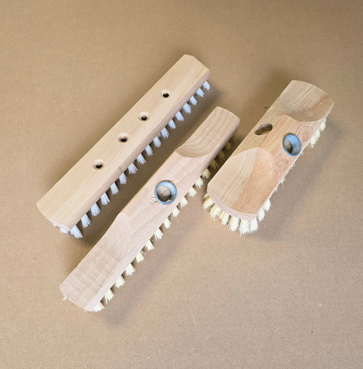 3 verschiedene Schrubber Wischer Holz (B-Ware)