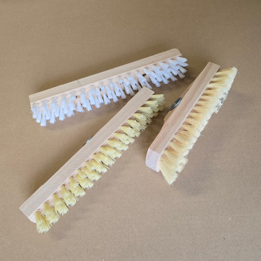 3 verschiedene Schrubber Wischer Holz (B-Ware)