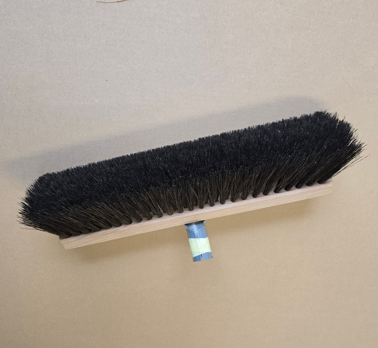 Arenga-Kehrbesen 40cm mit Metall-Stielhalter (B-Ware)