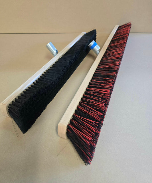 XL Kehrbesen verschiedene mit Stielhalter (B-Ware)