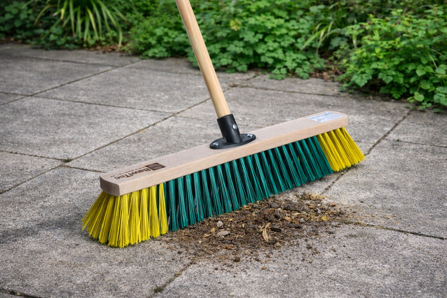 BawiBlitz-Besen Kehrbesen mit QuickFix-Halter und Holzstiel Besen mit Stiel