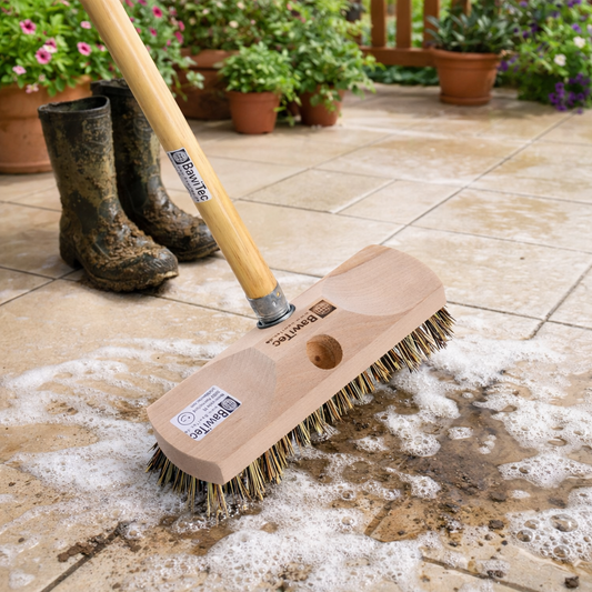 Schrubber mit Bart/Rand 22cm mit Gewinde und Holzstiel harte UnionMix-Borsten