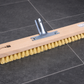 Breiter Schrubber mit Metall-Stielhalter 40cm Naturfibre-Borsten XXL-Bodenschrubber
