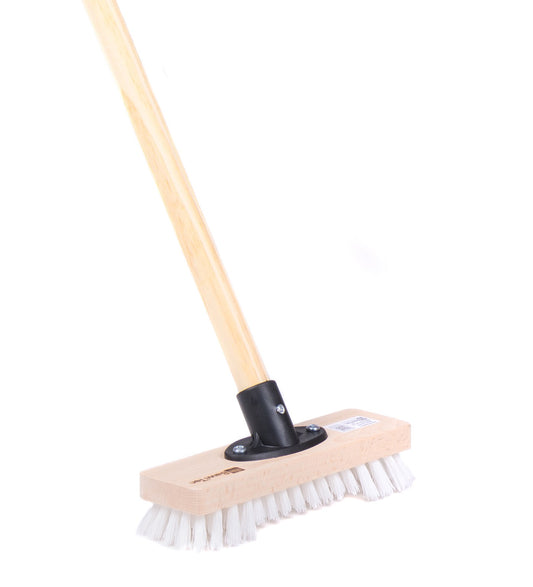 Scrubber 22cm with beard/rim and matching wooden handle length 120cm white plastic bristles